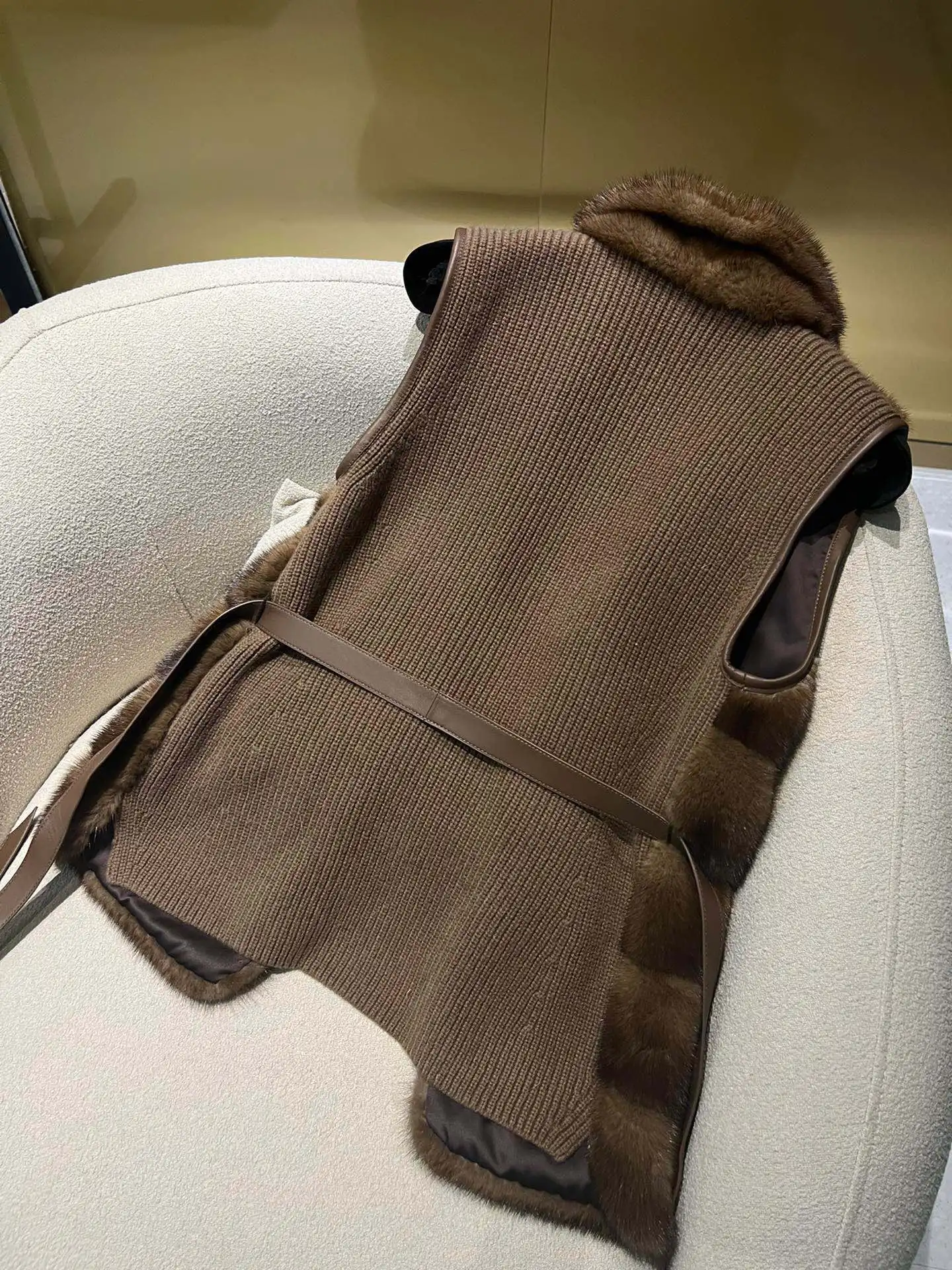 Рисунок 2 - Норковый кашемировый вязаный жилет