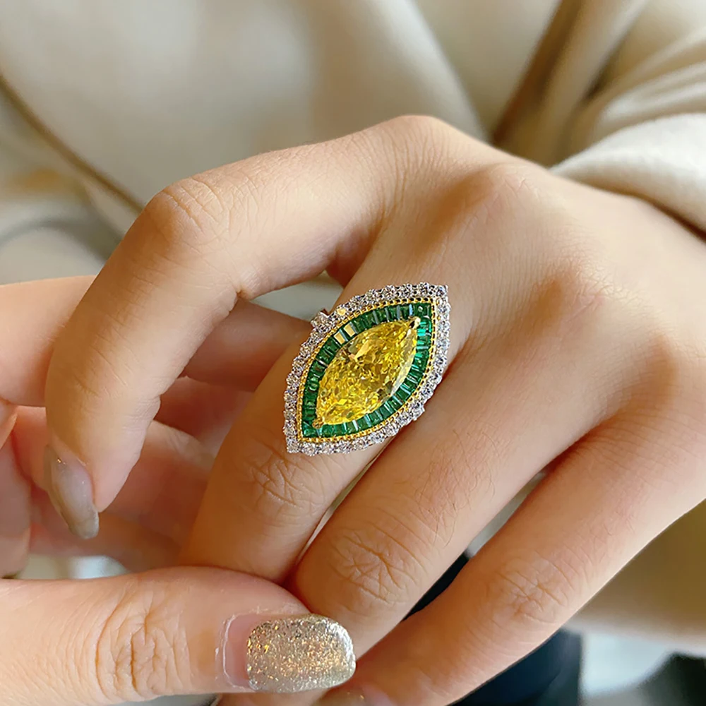 Кольцо женское из серебра 100% пробы с розовым кварцевым топазом 9 Х9 мм