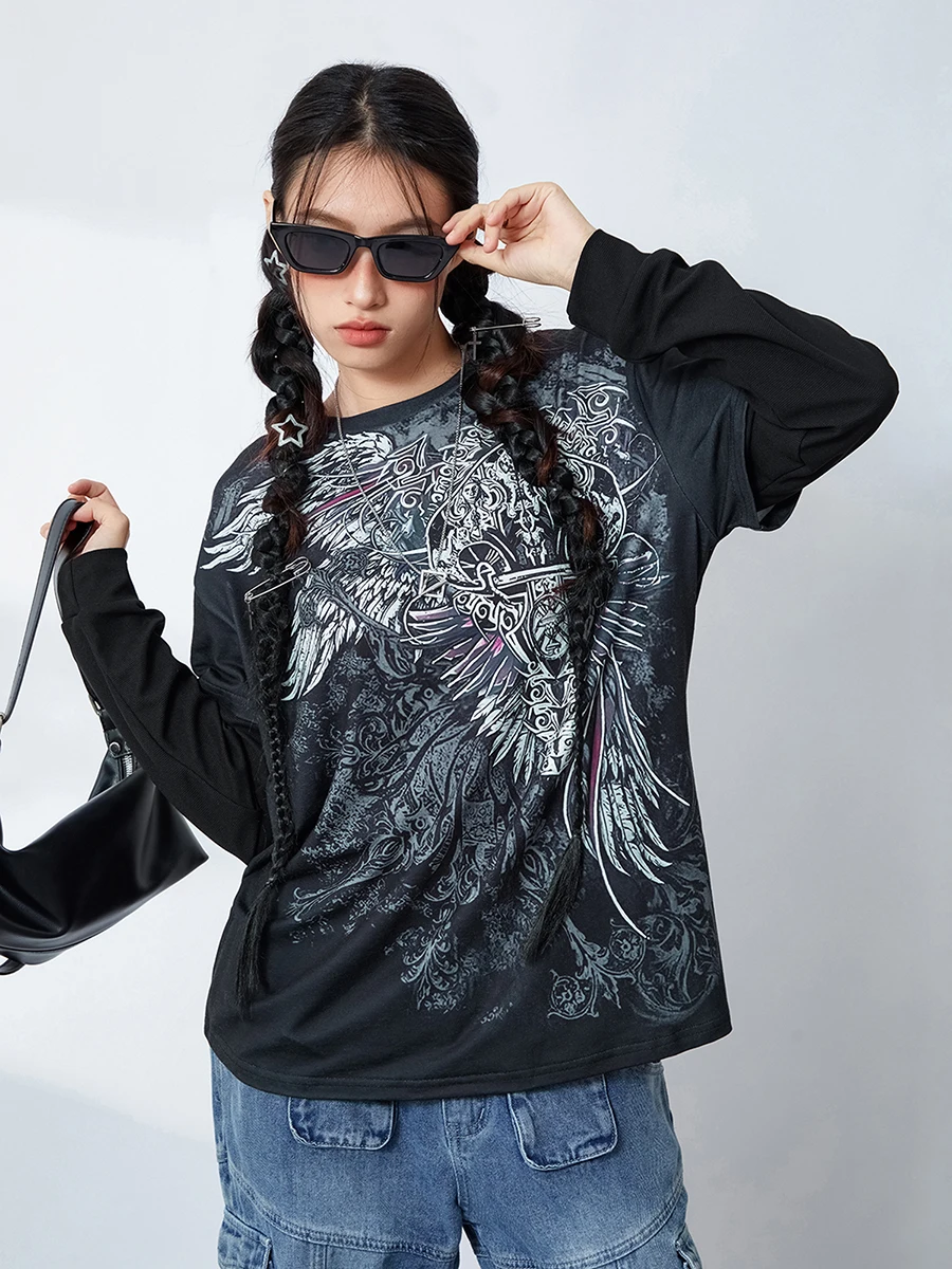 Женский топ с длинным рукавом круглым вырезом и графическим принтом