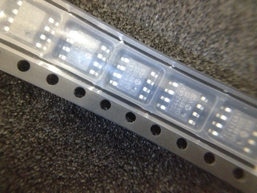 

free shipping TC4424AVOA SOP8 MIC TC4424 10PCS