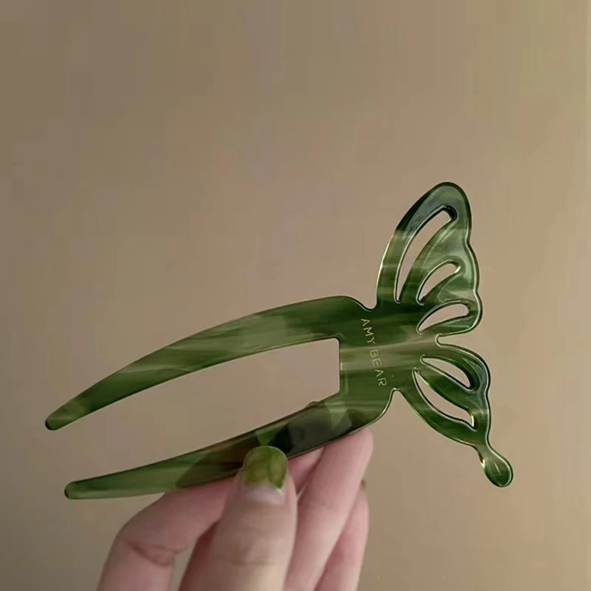 Рисунок 2 - Шпилька для волос в форме бабочки