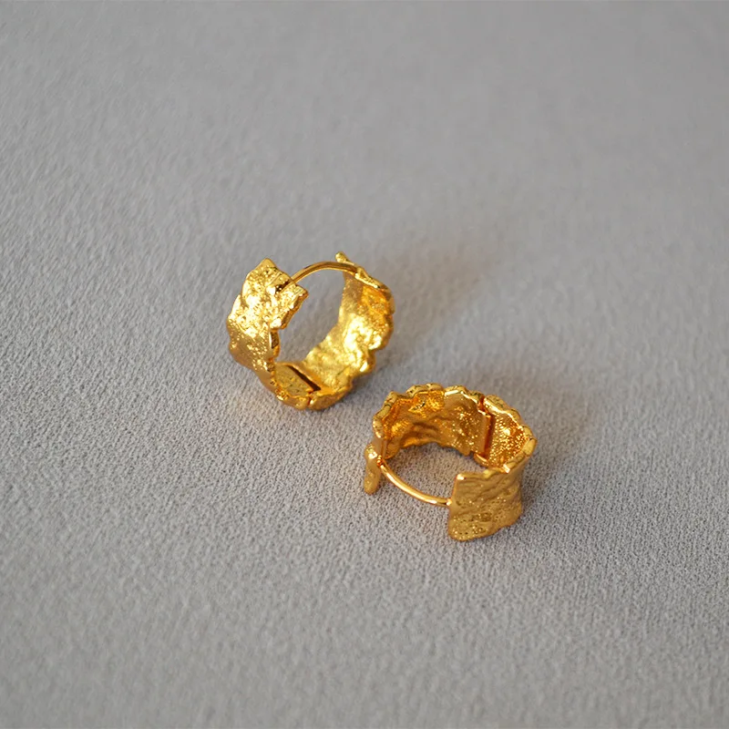 

European and American niche design trendy retro brass texture gold lava fashion earrings earrings women