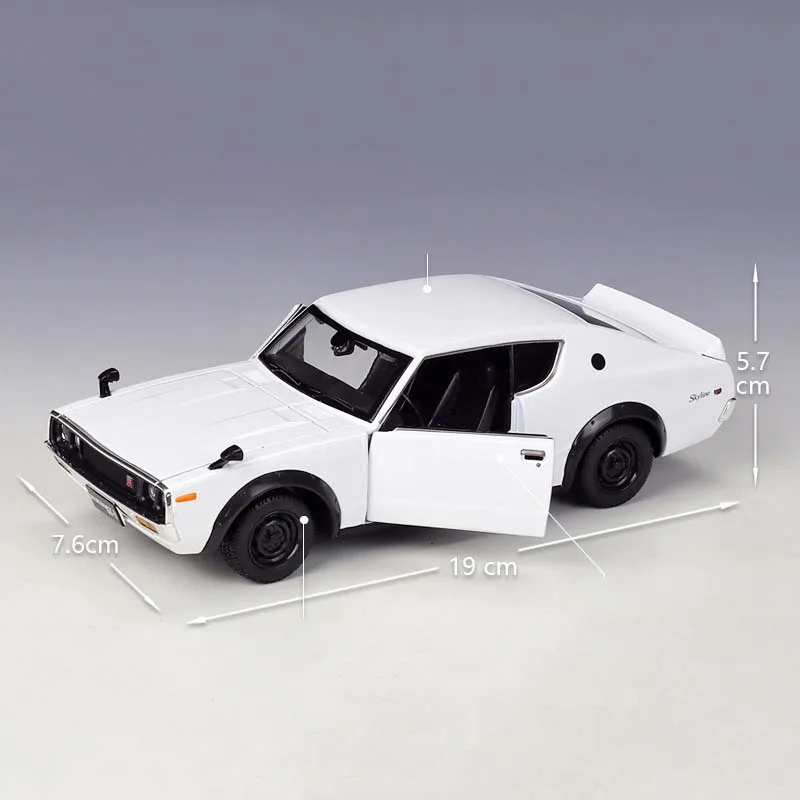 

Maisto 1:24 Scale Nissan 1973 Skyline 2000 GT-R Sports Car Diecast Alloy Car Model Collectible Ornaments Display Gift Boys Toy