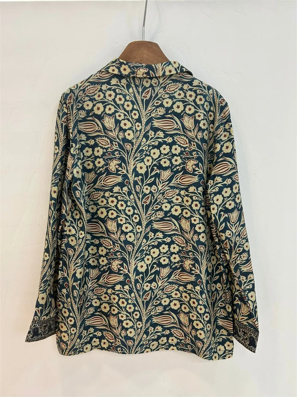 Рубашка с длинным рукавом и двусторонним принтом из шелка тутового шелкопряда L *