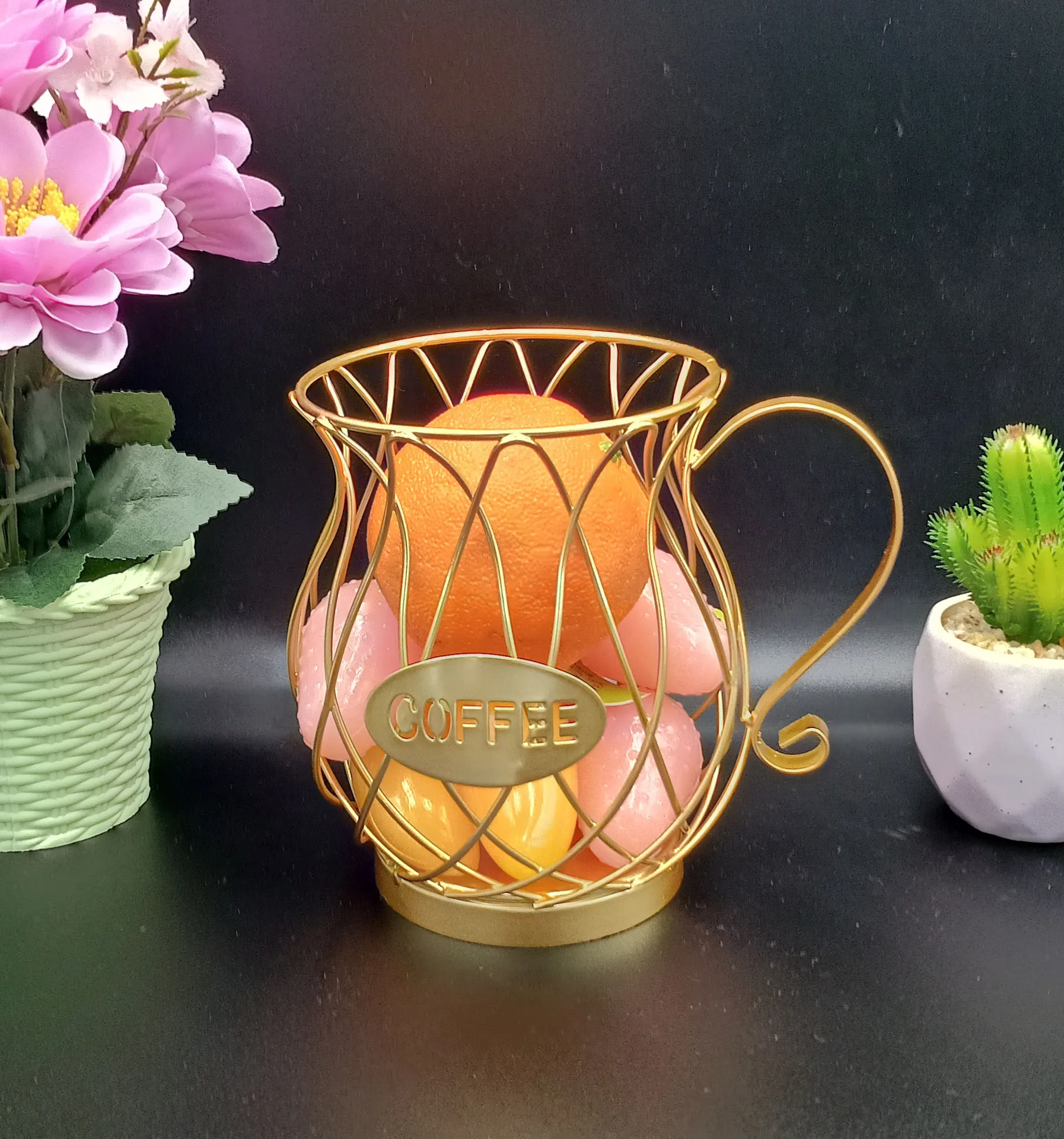 

Wire candlestick, wrought iron fruit basket, gilded spray plastic ornaments, wrought iron ornaments, food storage