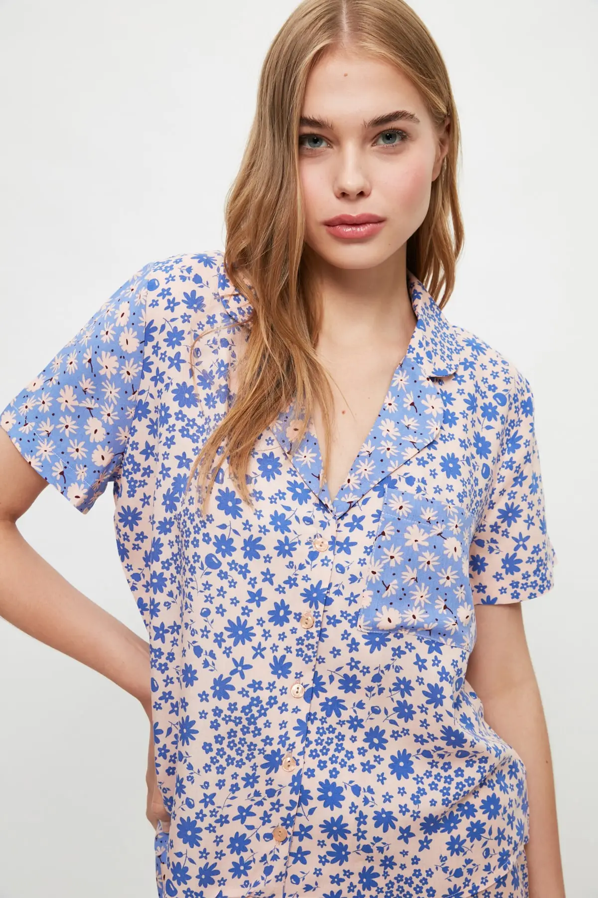 

Trendyol Flower Pattern Woven Pajamas set THMSS21PT1390