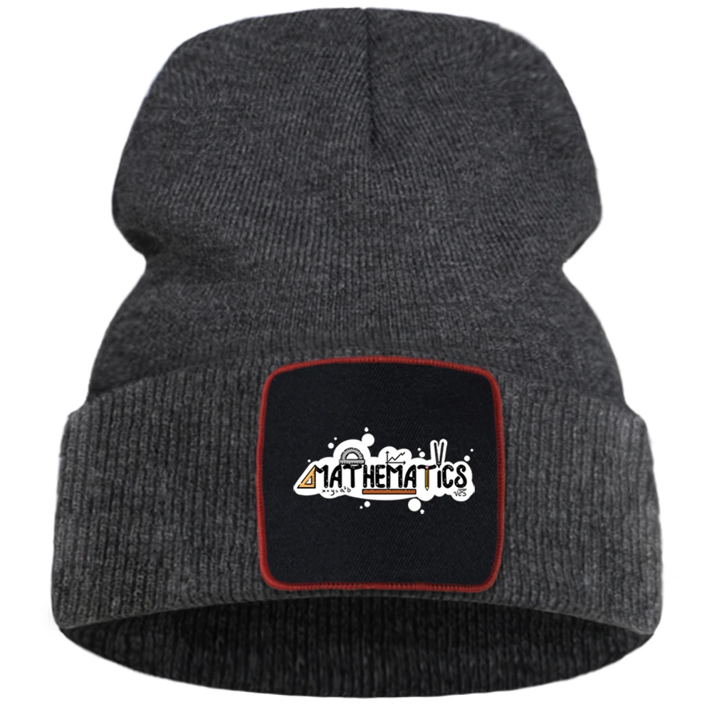 

Женская зимняя трикотажная шапка с рисунком в виде любовной математики