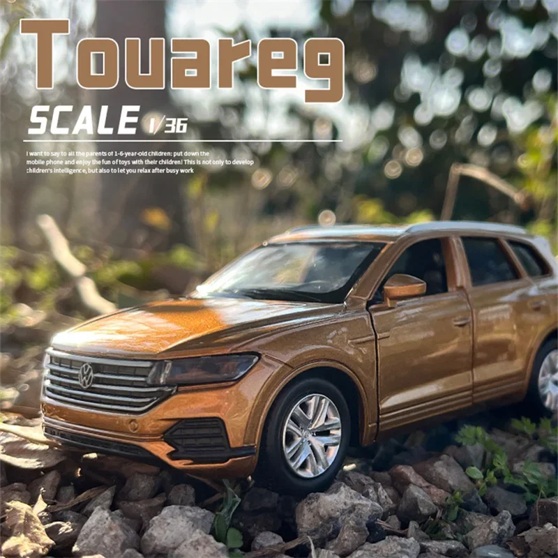 Модель автомобиля из сплава с изображением Volkswagen Touareg SUV 1:36