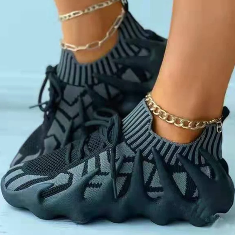 

2023 Spring Autumn Women's Sports Run Shoes Fashionable Knitted Casual Shoes Outdoor Comfortable Couple Models Shoes Plus Size
