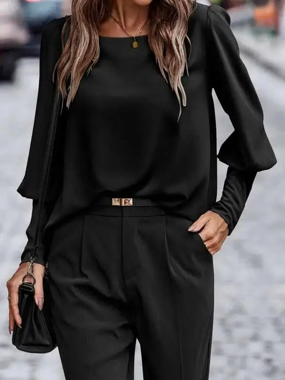 Рисунок 4 - Блузка женская однотонная с круглым