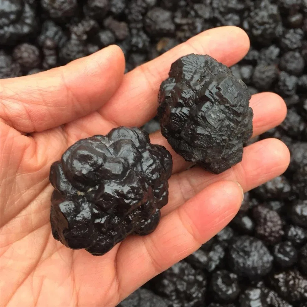 

1/3 шт. натуральный черный пророчный камень, исцеляющий грубый с резной техникой в стиле фэн-шуй для медитации и исцеления