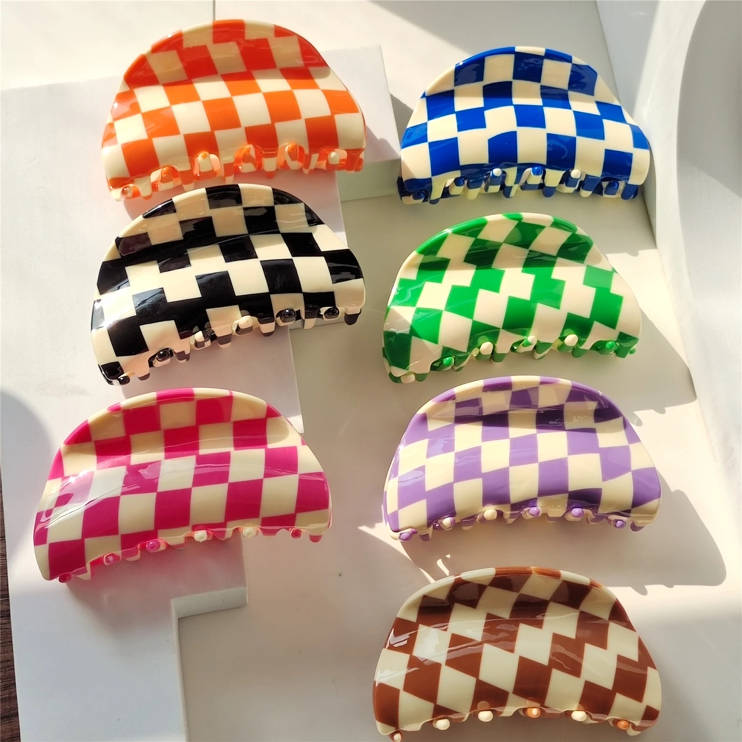 

2022 New Colorful Chessboard Checker Half Round Resin Hair Claw Female Hair Ornament