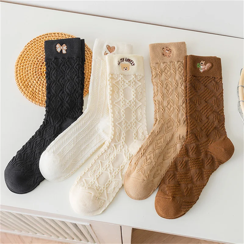 

Зимние женские повседневные милые носки с вышивкой в стиле Харадзюку, однотонные модные теплые носки средней длины в стиле ретро