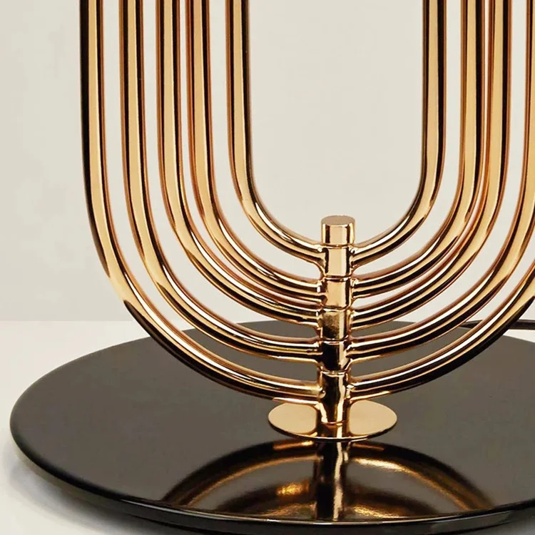 Современная простая настольная лампа в стиле постмодерн креативная вращающаяся