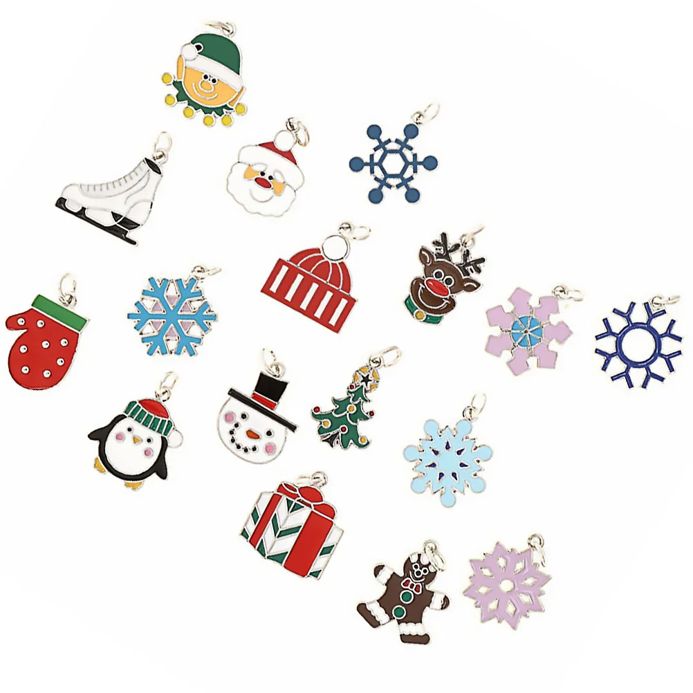 

17Pcs Christmas Charms Christmas Pendant Charm DIY Decor (Random Style)