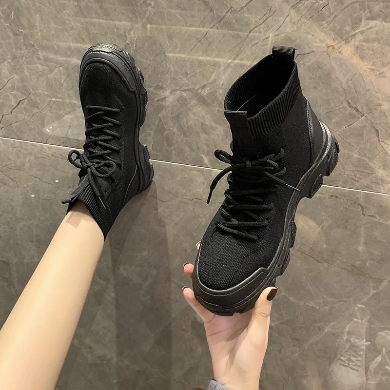 2022 Designer Fashion Boots Ladies Thick Sole Comfort Solid Color Casual Shoes Running Sneakers Fashion