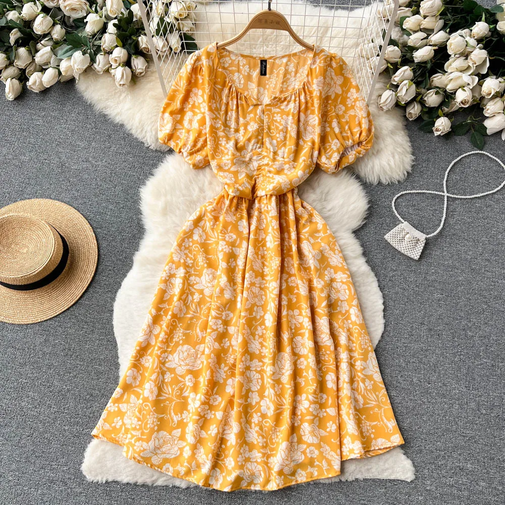 

Женское платье с коротким рукавом, V-образным вырезом и цветочным принтом