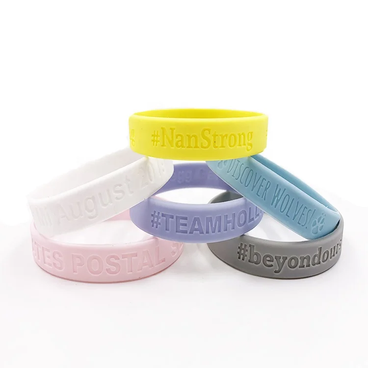 Najtaniej Niestandardowy Kolor Drukowanie Wytłoczone Logo śmieszne Tanie Bransoletka Z Gumy Silikonowej Prezent Promocja Zdarzeń Unisex Silikonowe Opaski Na Rękę