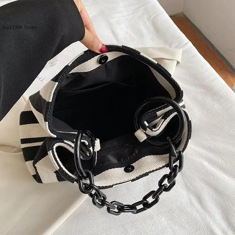 

Striped Large Capacity Knitted Fabric Bag Female Fashion Literary Striped Chain Handheld Commuter Single Shoulder Underarm Tote