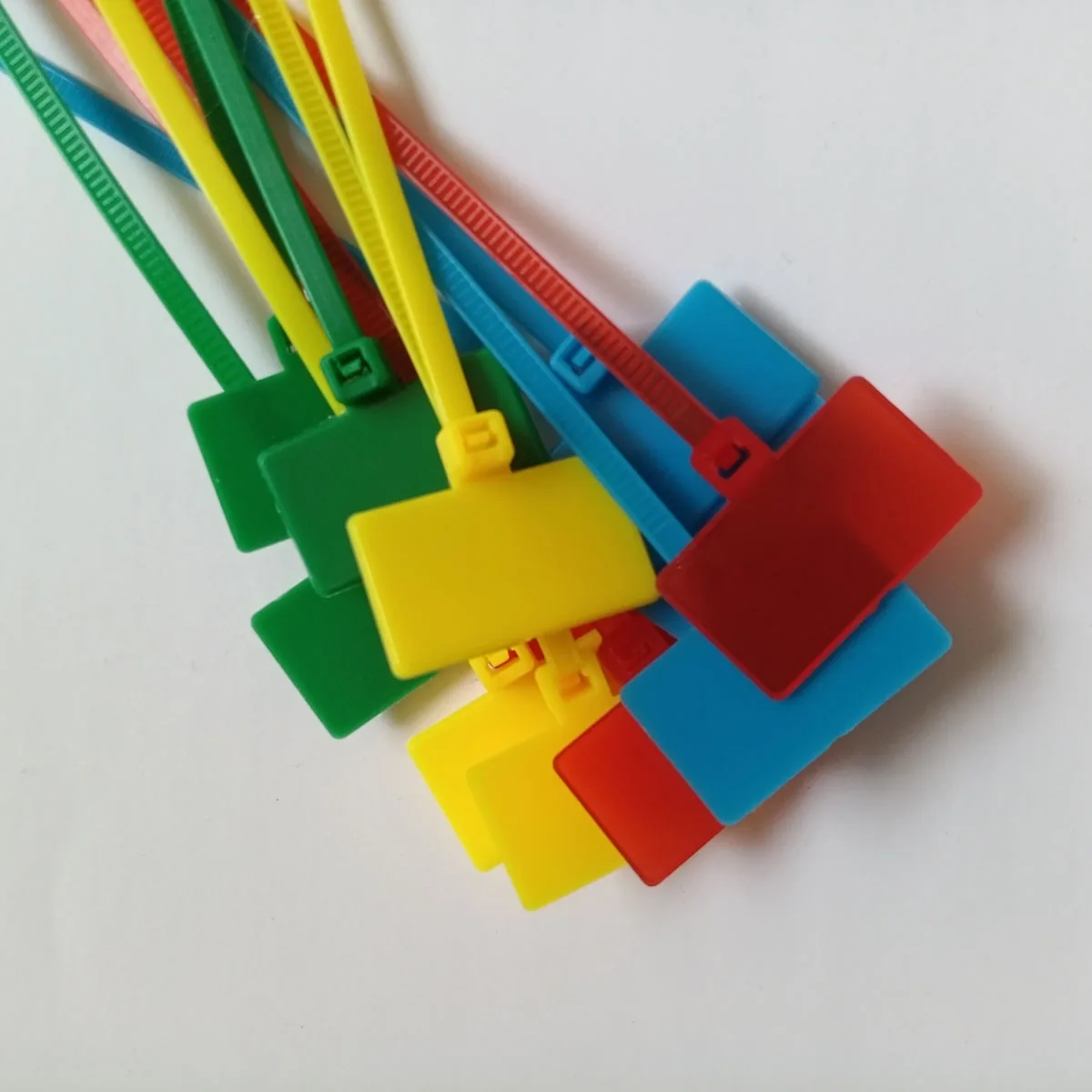 

50PCS Colorful Nylon Tape Label Self locking Sign Luggage Management Label Plastic Tape Binding Strap Cable Wire Manager