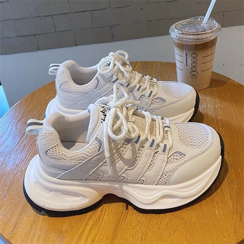 

Женская обувь Новинка весна-осень 2023 универсальные сетчатые дизайнерские дышащие кроссовки модные Трендовые туфли для бега