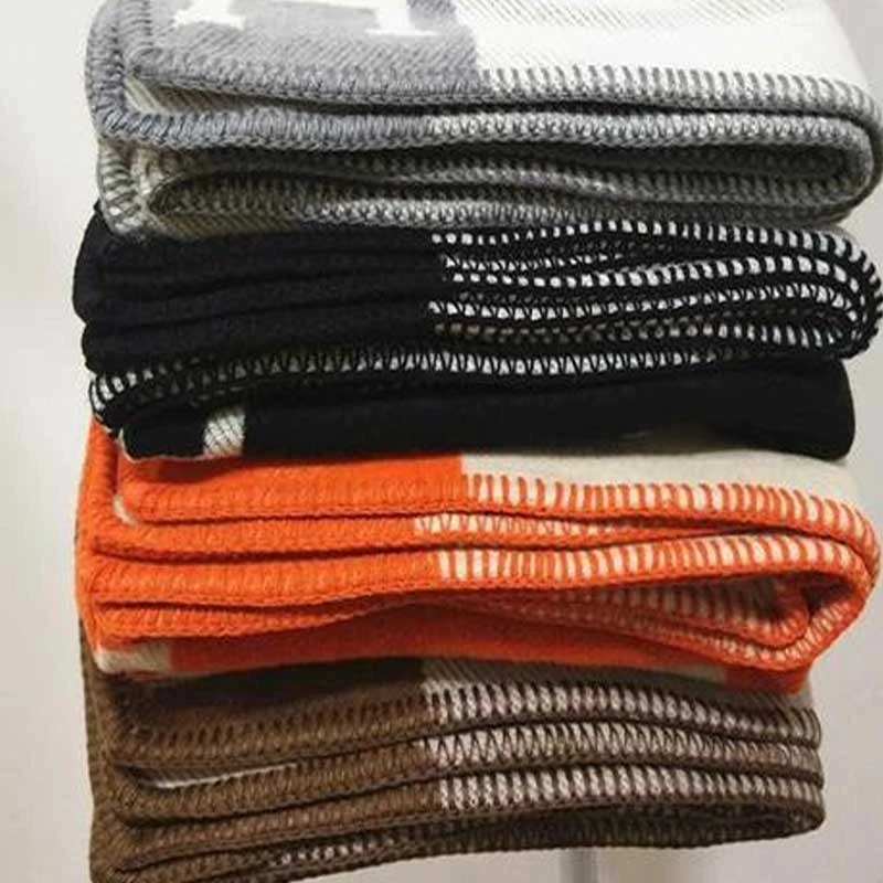 

Luxury Cashmere Letter H Design Blanket Crochet Soft Wool Shawl Brand Blankets For Beds Warm Couch Blanket Knit Throw Blanket