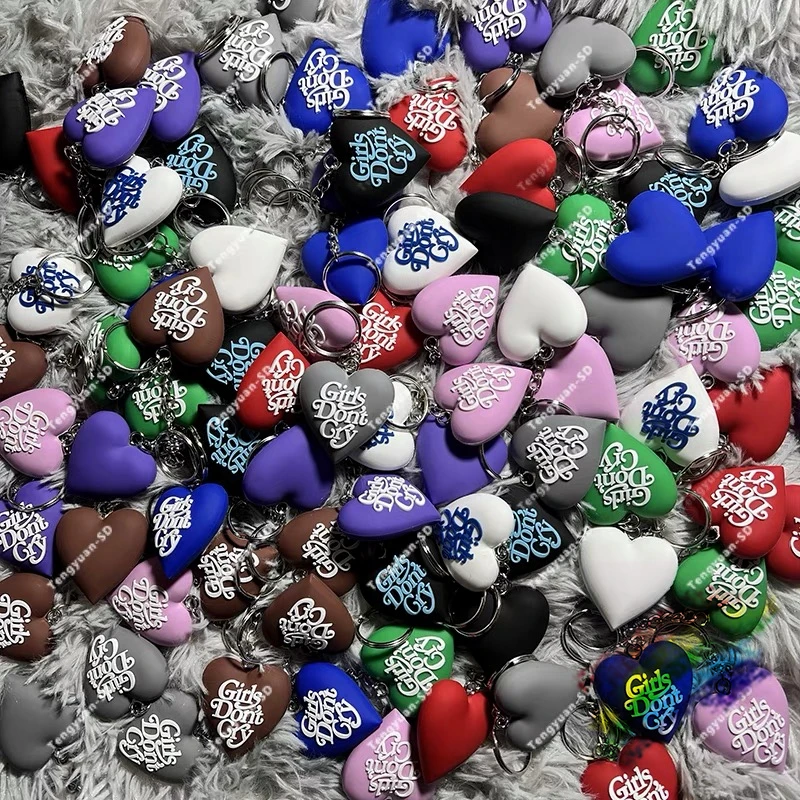 

Брелок для ключей с надписью «Don't Cry Human»