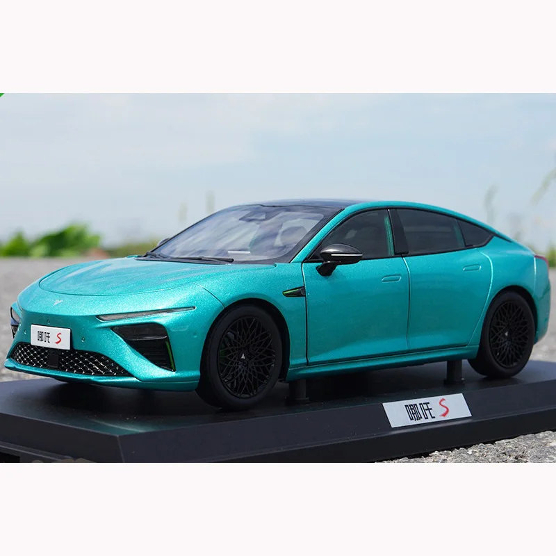 Фото Коллекционная модель автомобиля Нэчжа S из сплава, масштаб 1:18, игрушка-украшение №2