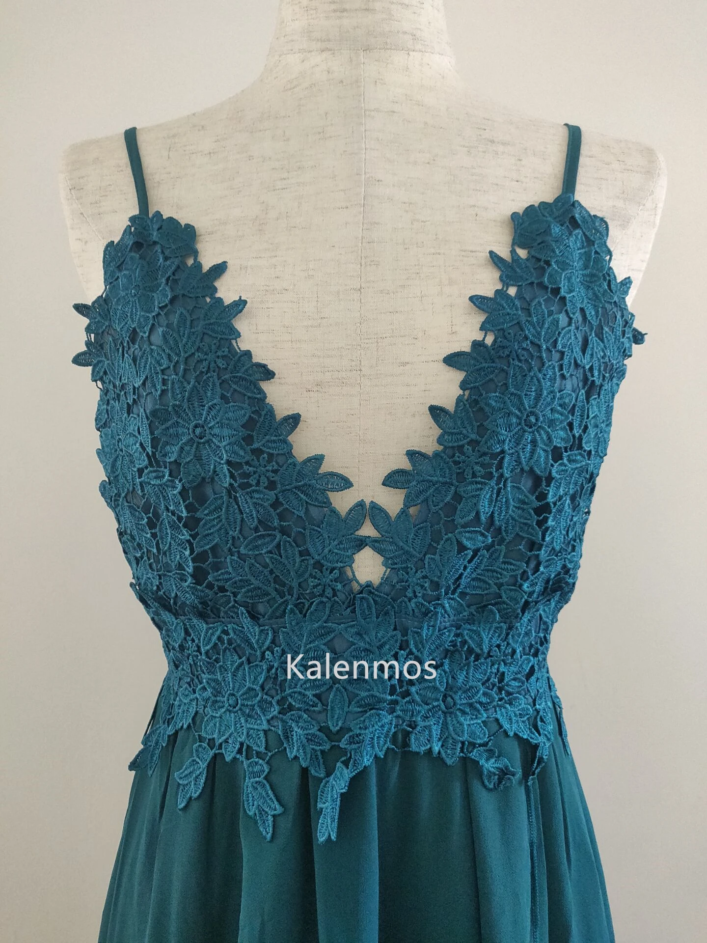 Длинные платья женские шифоновые вечерние без рукавов с открытыми плечами