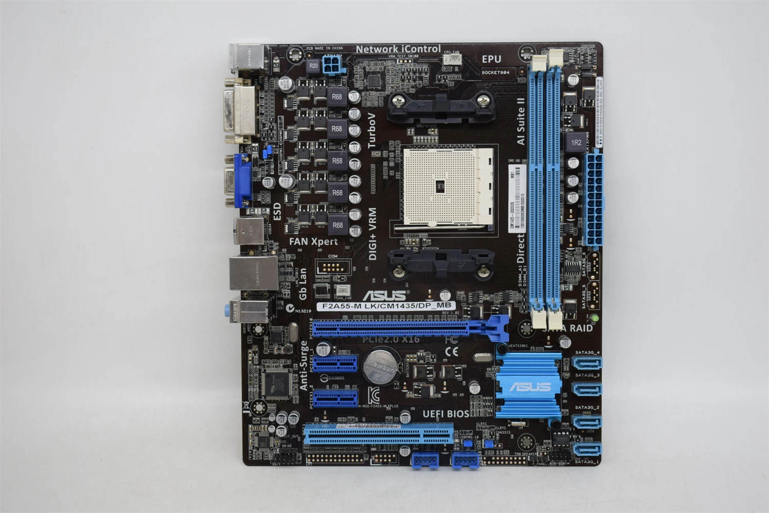 Материнская плата ASUS F2A55-M LK/CM1435 Использует чипсет AMD A55 FCH разъем FM2 поддерживает