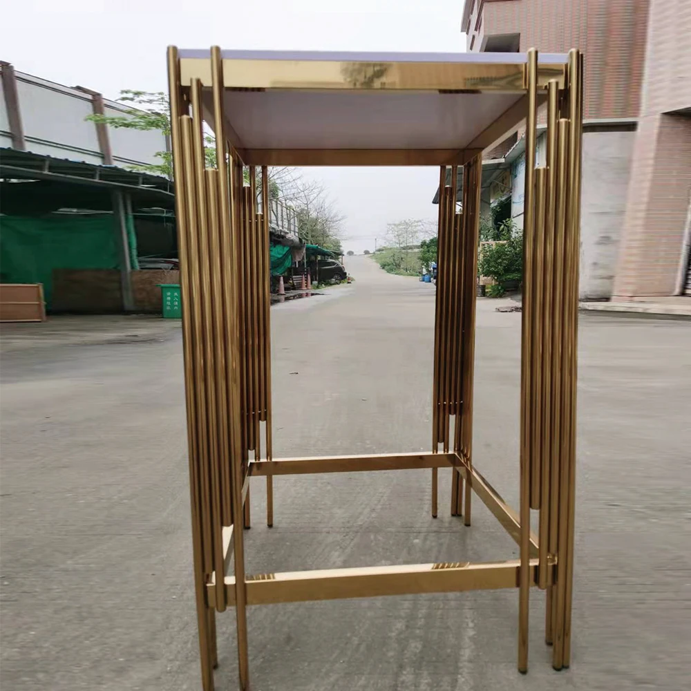 

Selling Stainless Steel Exquisite Gold Square Wedding Walkway Stand