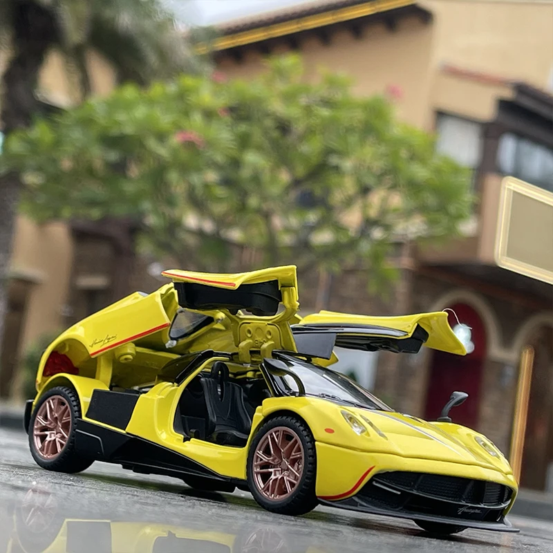 Модель спортивного автомобиля Pagani Huayra Dinastia в масштабе 1:32 литой металлический