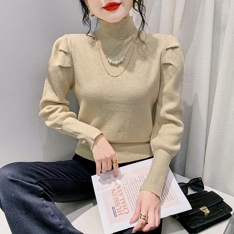 Свитер женский трикотажный с длинными рукавами-фонариками и высоким воротником