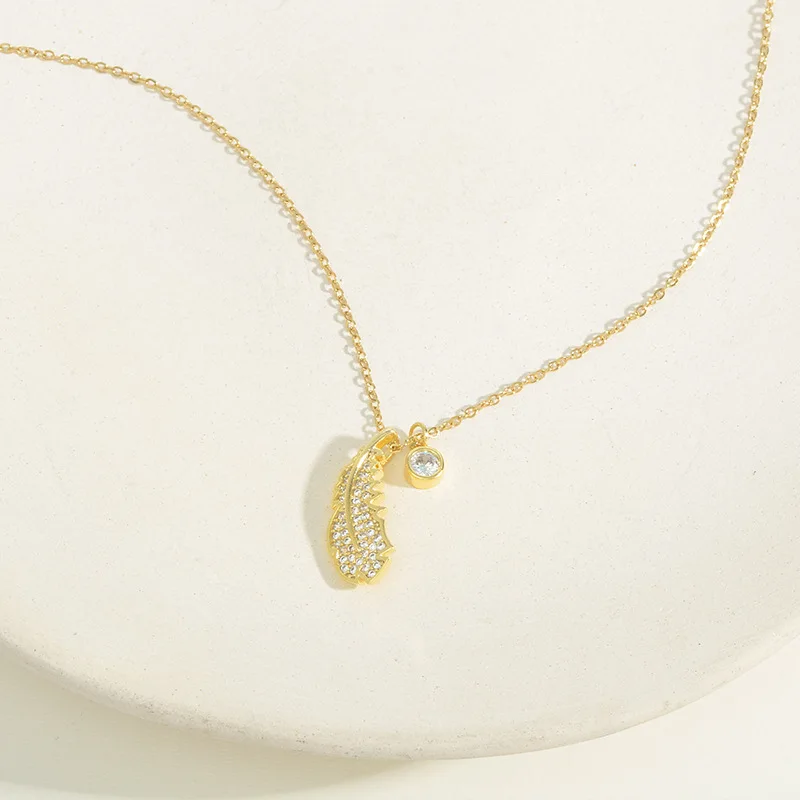 

Wholesale Fashion Hot Sale Micro Inlaid Zircon Leaf Necklace Female Personality Ornament