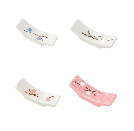 

Японская керамическая подставка для палочек с узором «Цветущая слива»