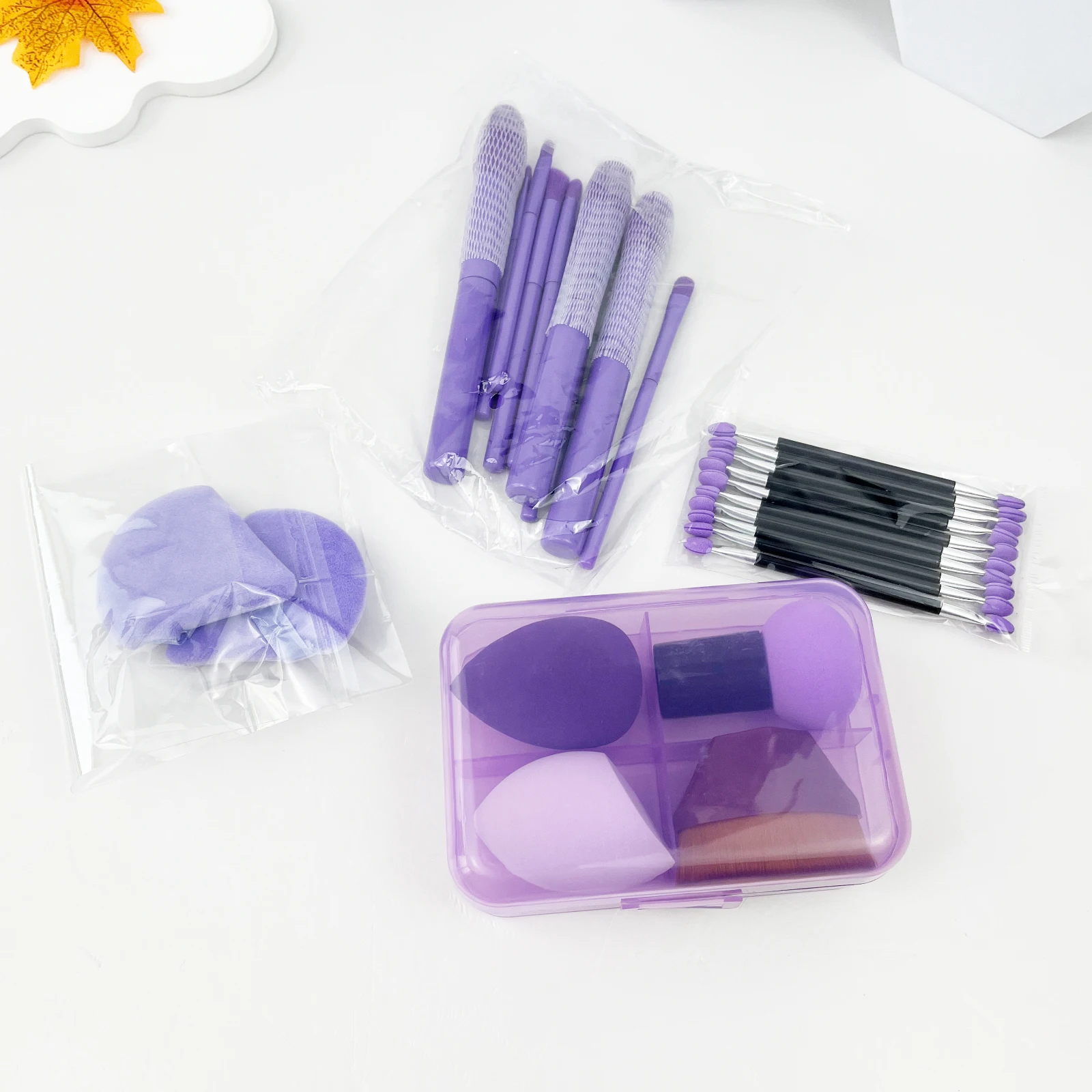 Набор фиолетовых кистей 26 шт. с треугольными буфами серебристые плоские головки