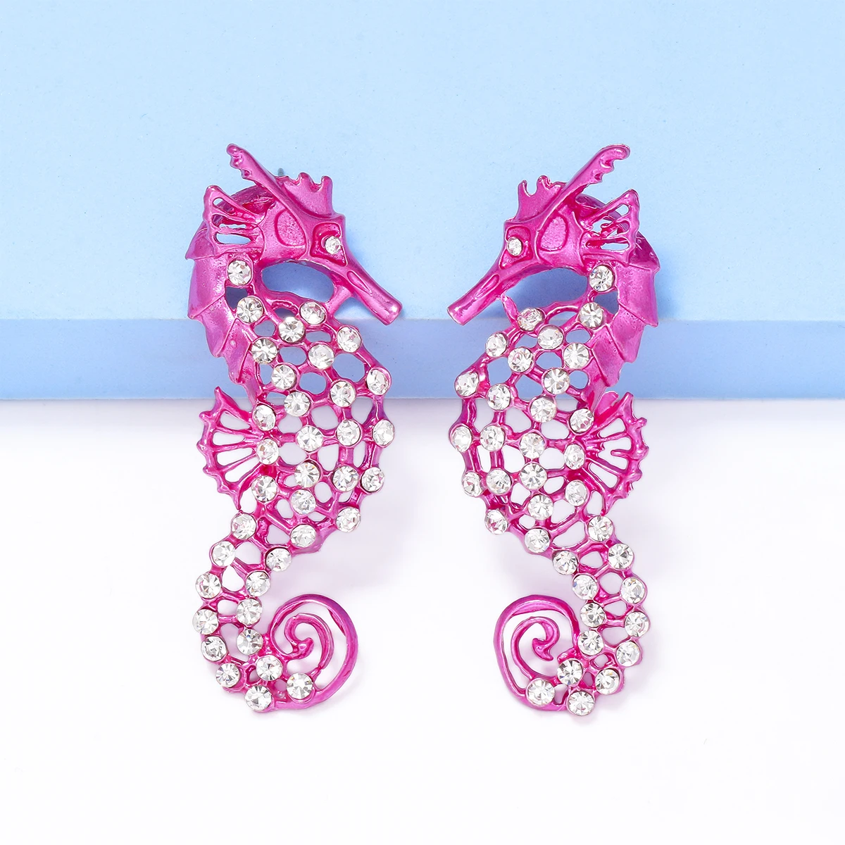 

JURAN New Fashion Design Pink Seahorse Earrings Personality Metal Rhinestone Animals Earrings For Women 2023 Trend Jewelry Gifts