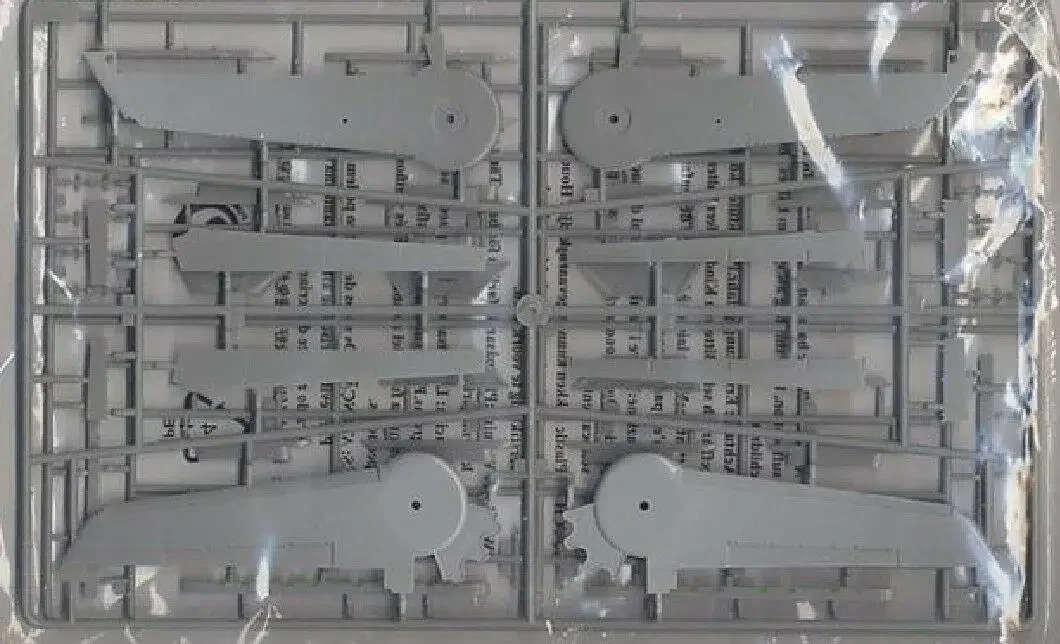 Комплект модели HobbyBoss 1/48 80355 Торнадо ADV пластик