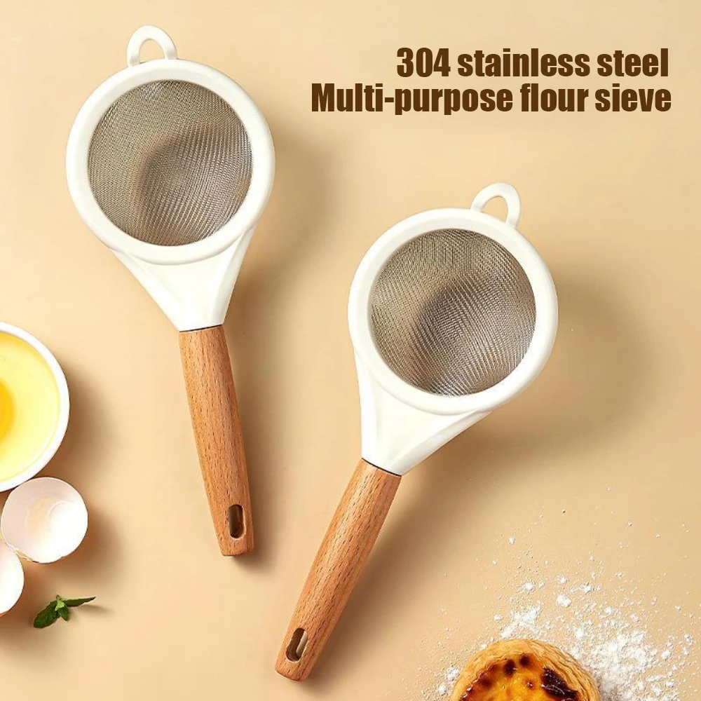 Сито для муки из нержавеющей стали с деревянной ручкой использования на кухне.