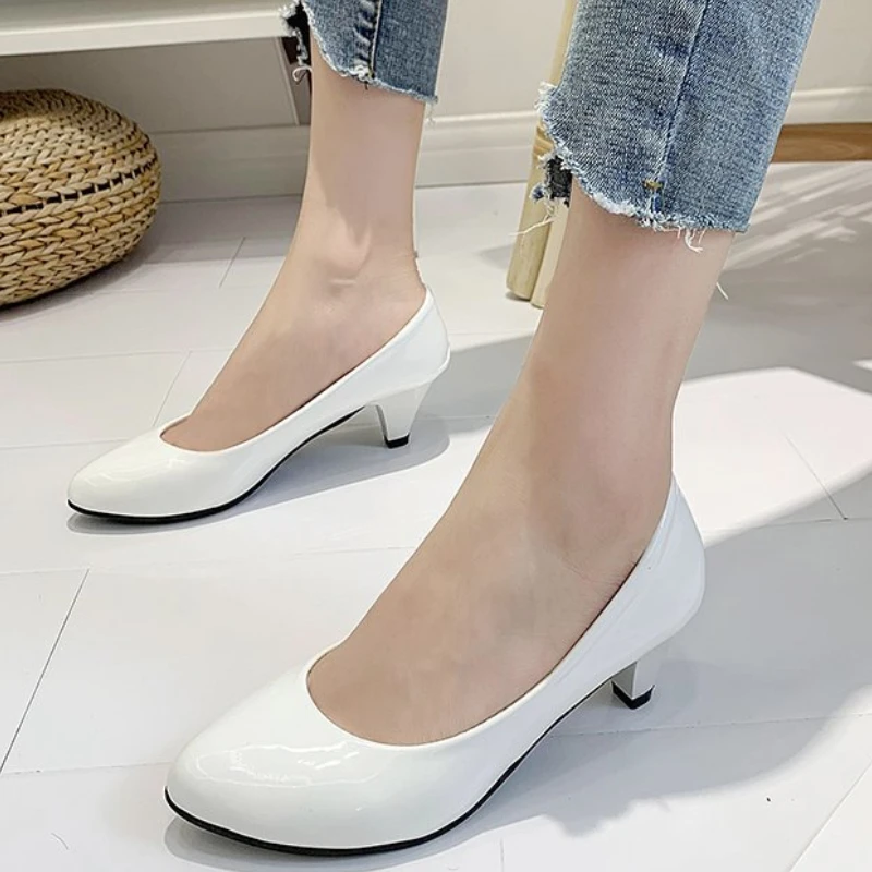 

2022 Large Size Women's High Heels European and American Fashion Sexy Thick with Single Shoes Size 41 42 43 Heels Women