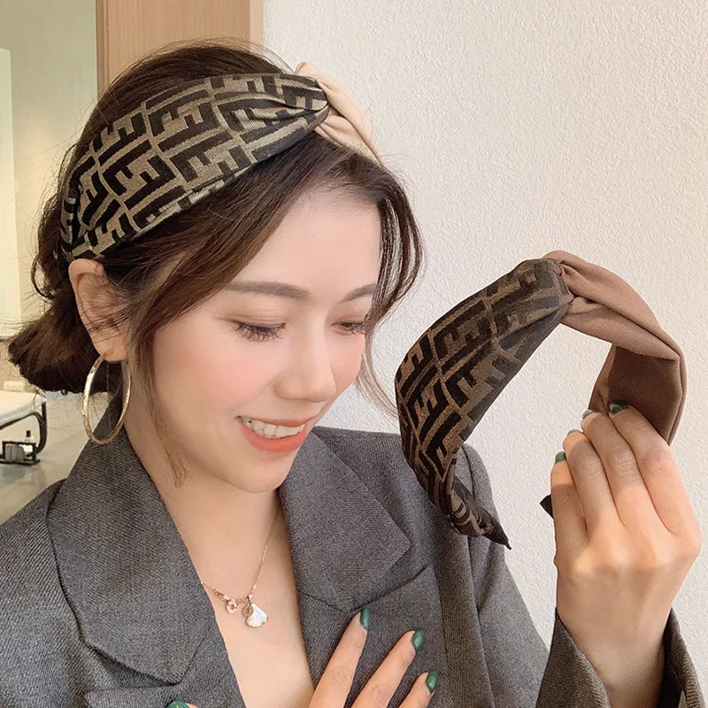 

Classic Letter F Splicing Hairbands Fabric Elegant Headband Wide Hair Accessories For Women Vintage Autumn Winter Headwear 2022