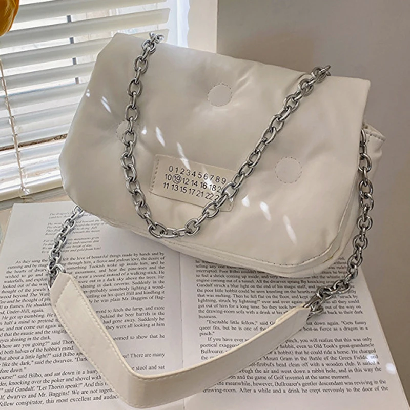 

Fashion brand Mm6 Margiela cross-body bag high quality cloud chain backpack premium trend sheepskin women's casual bag