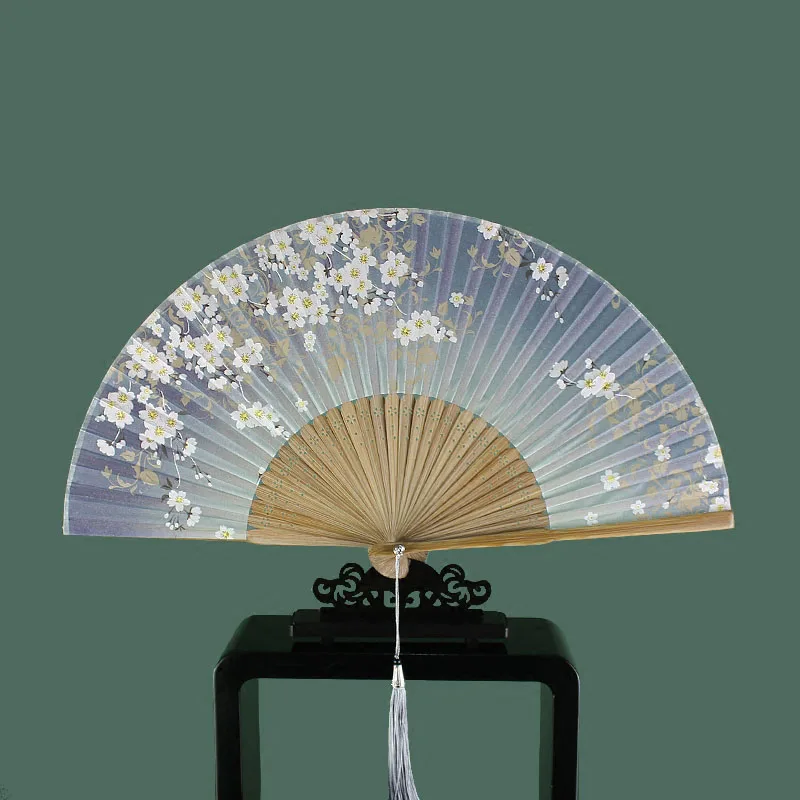 

Chinese folding fan for women Classical folding fan Japanese craft fan Portable fan Fold the small fan Foldable and small, conve