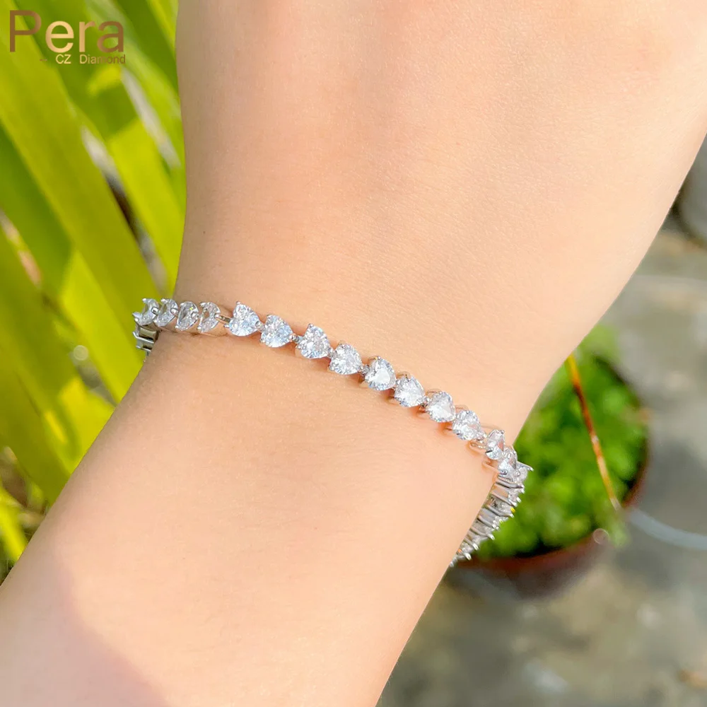 

Pera Lovely Shiny White CZ Zircon Cute Love Heart Design Chain Link Bracelets for Girlfriend Birthday Party Jewelry Gift B236