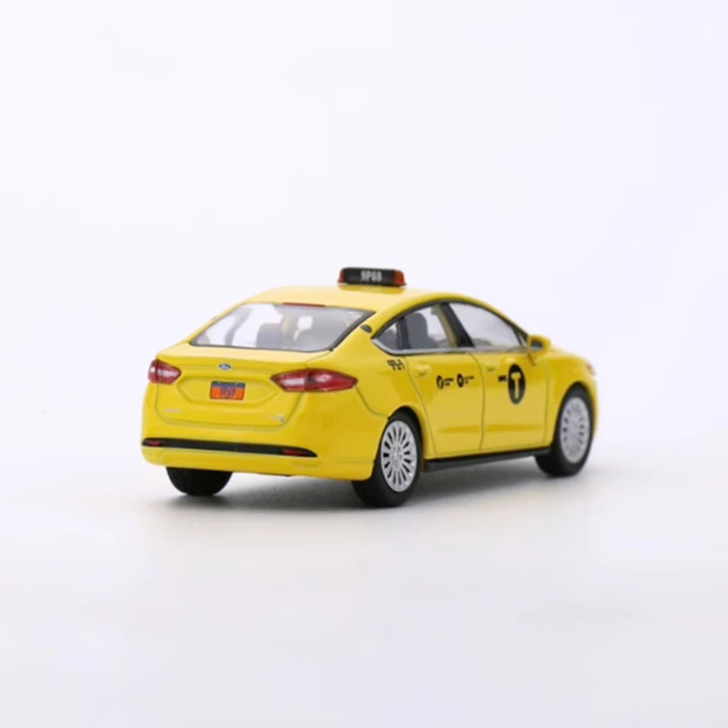 Модель Ford Mondeo/Fusion Taxi 1/64 MASSDI