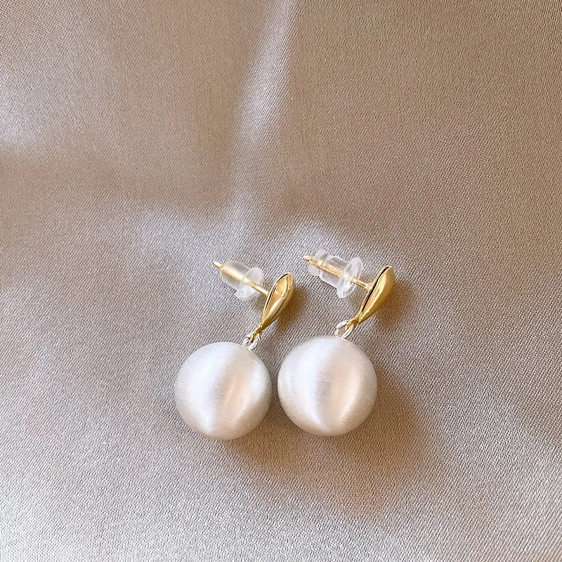 Новинка модные медные серьги на четыре сезона с холодным ветром разноцветные