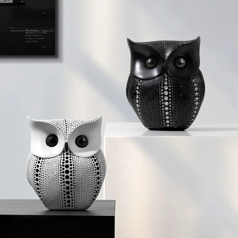 

Resin Owl Decoration Figurines for Home Living Room TV Cabinet Desktop Office Decoration Crafts Home Decoration Accessories