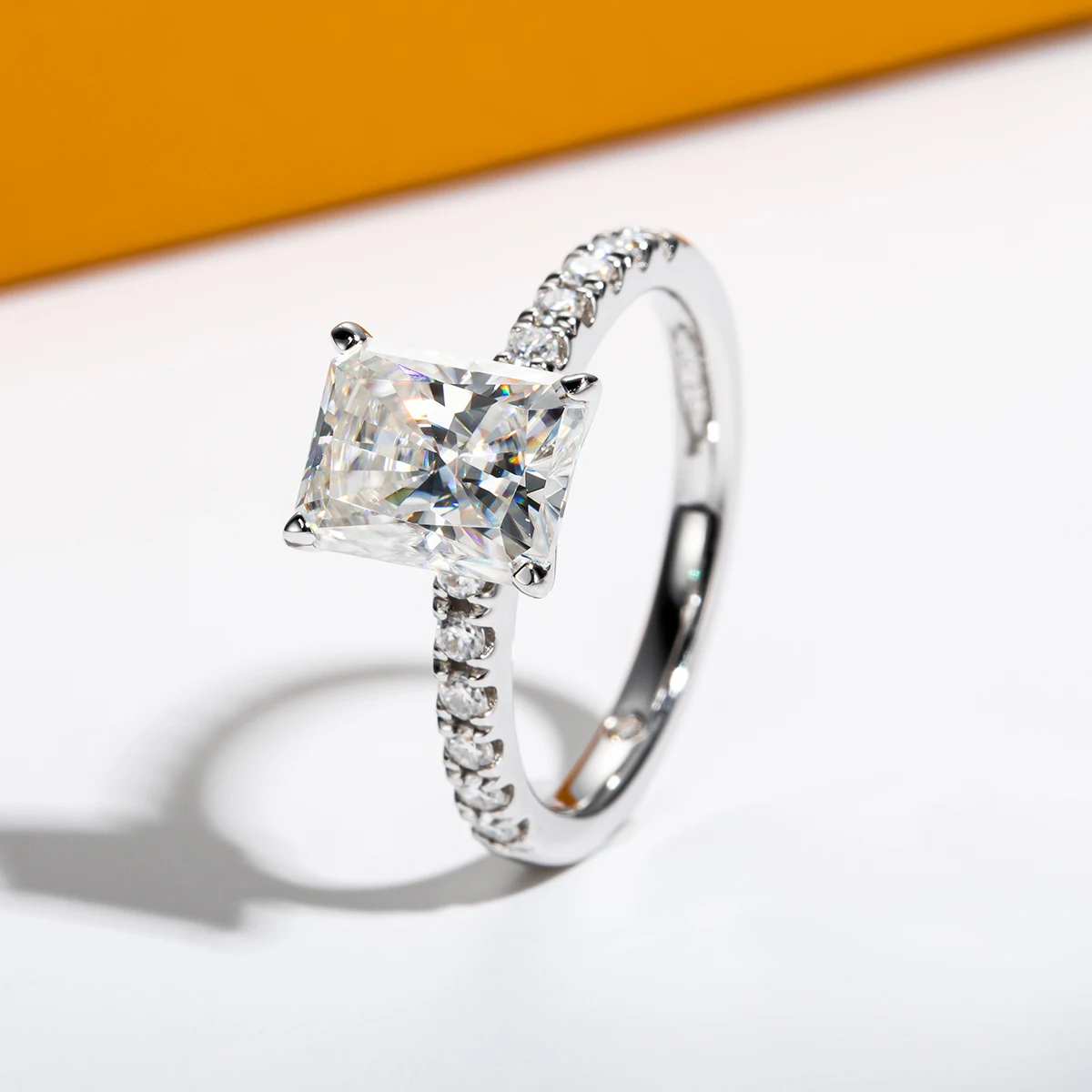 

3CTTW 7×9mm D Color Radiant Cut Moissanite Engagement Rings Solid 925 Sterling Silver Platium Plated Rings With GRA Certifacate