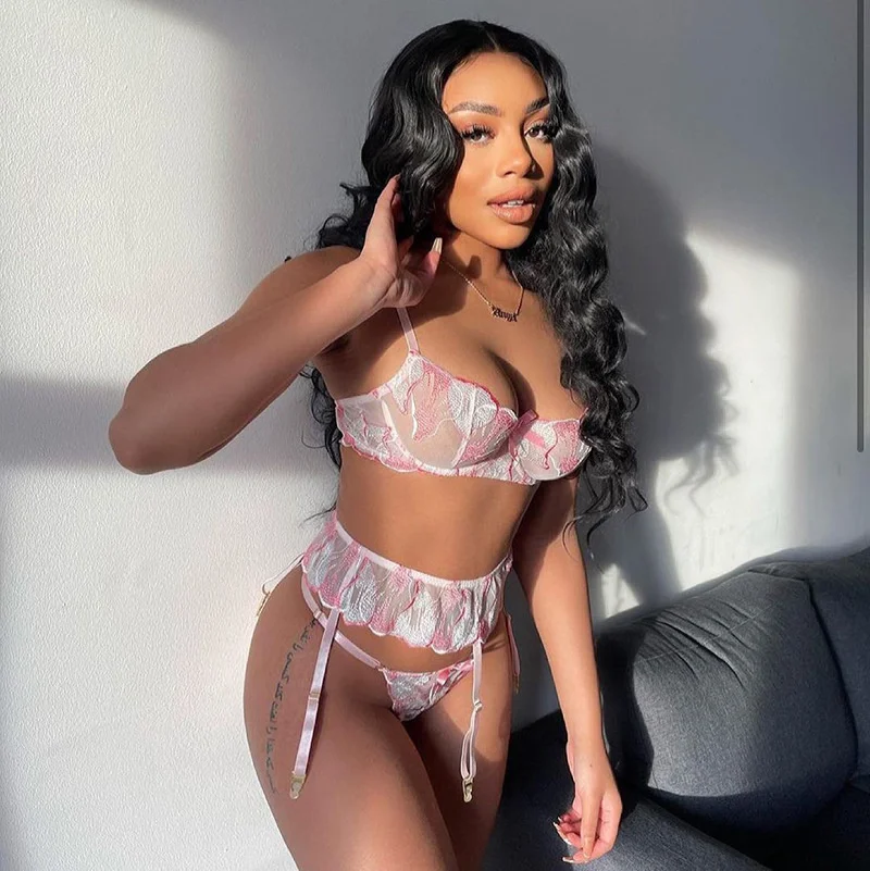 

Сексуальное нижнее белье с кружевом и вышивкой, женское кружевное белье с глубоким V-образным вырезом, бюстгальтер, стринги, сексуальные про...