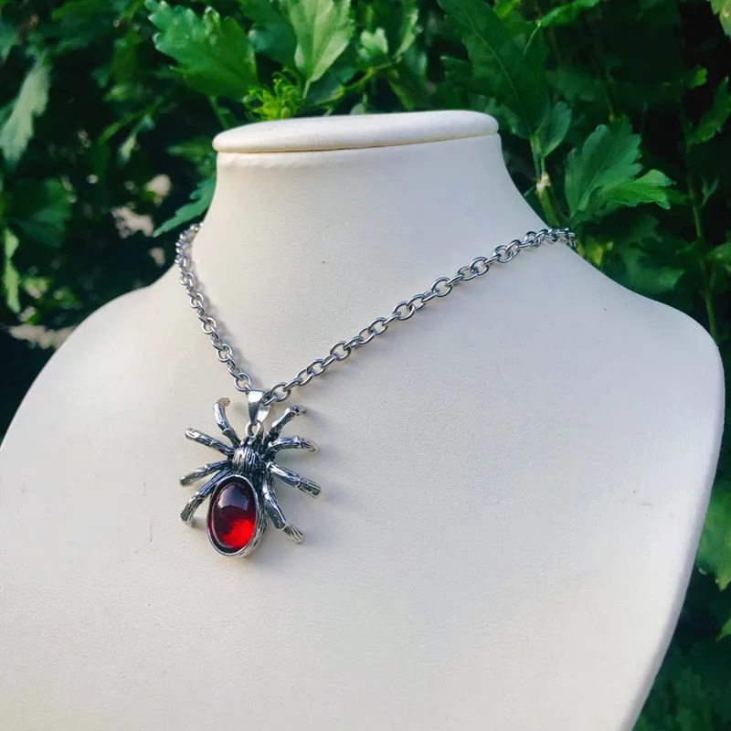 

Vintage Red Crystal Spider Pendant Necklace Punk Rock Gothic Animal Choke Circle Wizardry Jewelry Women's Party Club Gift